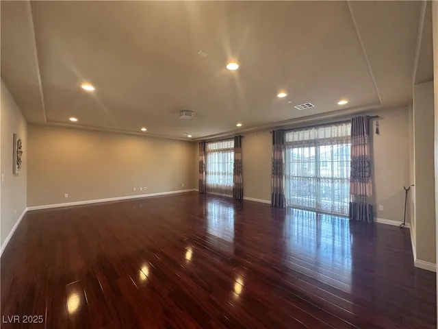 $3,195 | 8125 Crimson Creek Court, Las Vegas, NV 89139