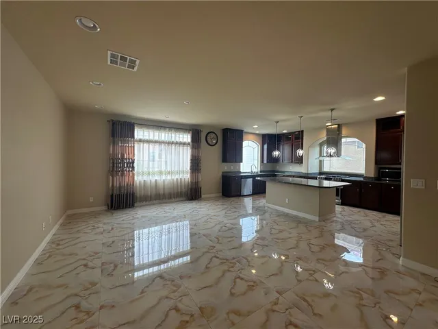 $3,195 | 8125 Crimson Creek Court, Las Vegas, NV 89139