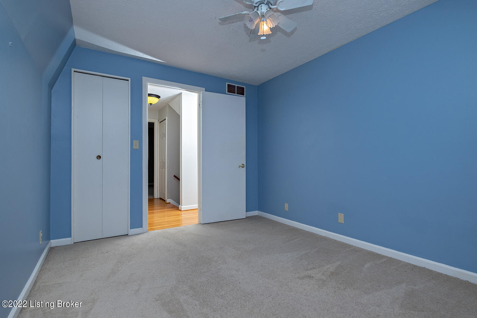 4512 Fox Run Road Louisville, KY 40207 - Photo 30 of 66 0033