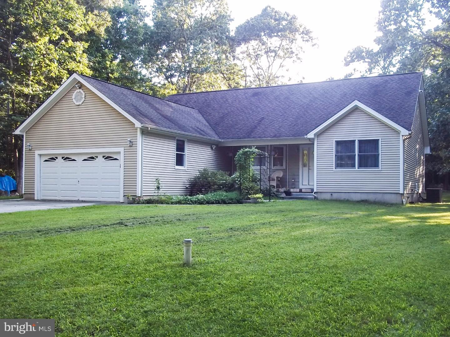 121 Crow Pond Road Elmer, NJ 08318 - Photo 1 of 10 Front Yard