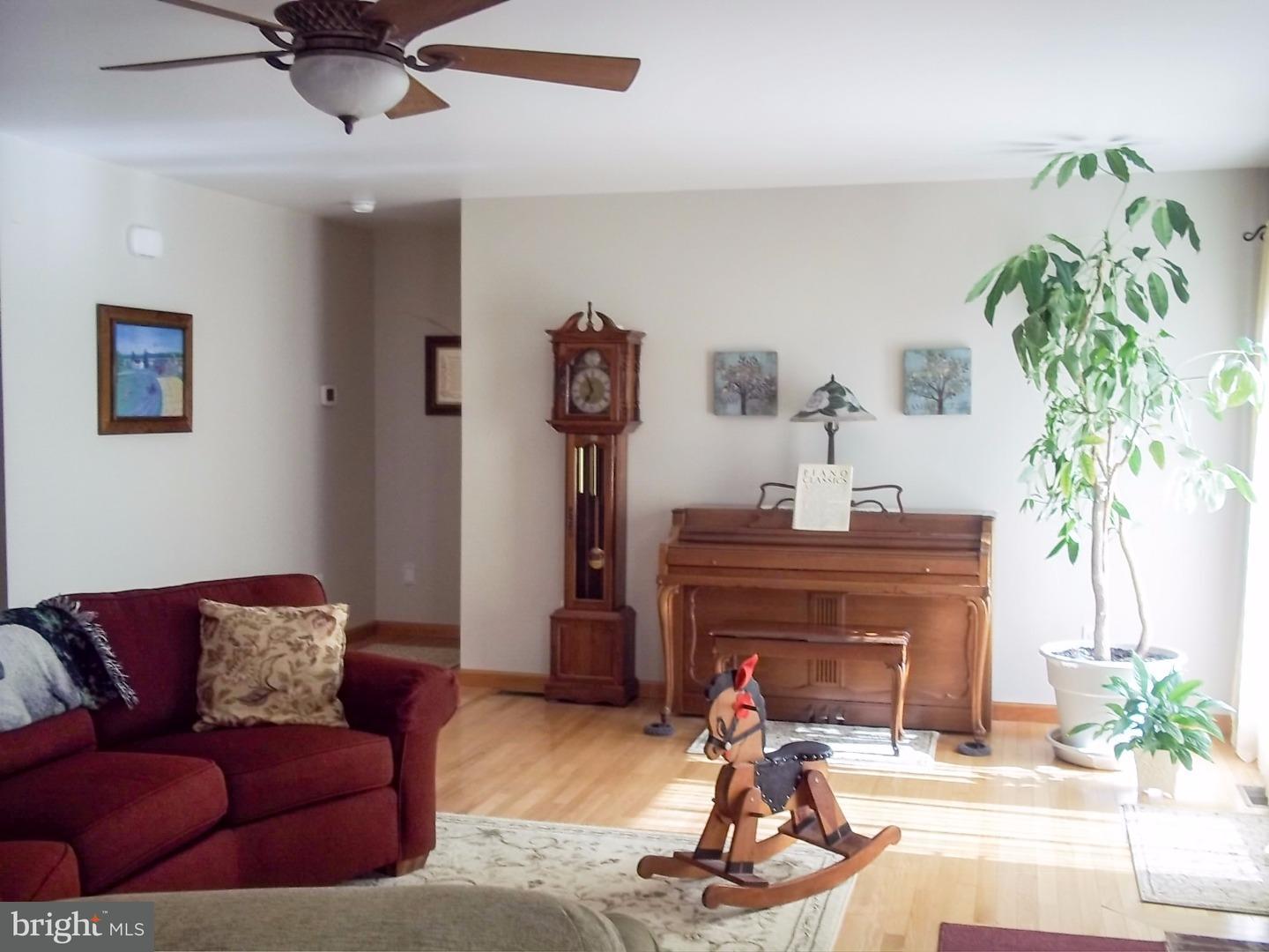 121 Crow Pond Road Elmer, NJ 08318 - Photo 3 of 10 Great Room