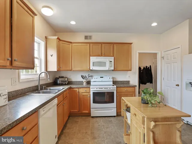 $475,000 | 50 Berkshire Drive, Falling Waters, WV 25419