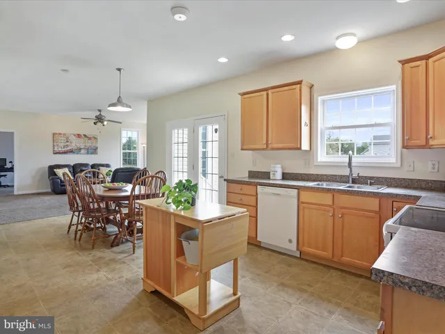 $475,000 | 50 Berkshire Drive, Falling Waters, WV 25419