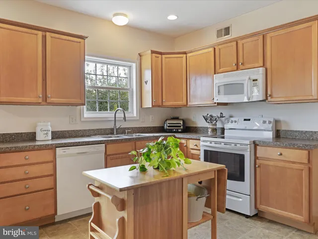 $475,000 | 50 Berkshire Drive, Falling Waters, WV 25419