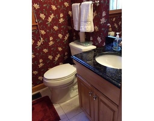 32 Cedar Street Lexington, MA 02421 - Photo 11 of 31 Gallery Image 11