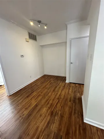 $1,100 | 921 Marine Street, Unit 210, Galveston, TX 77550