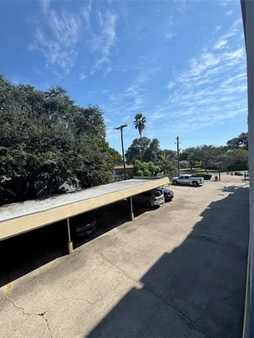 $1,100 | 921 Marine Street, Unit 210, Galveston, TX 77550