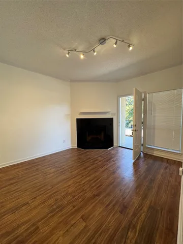 $1,100 | 921 Marine Street, Unit 210, Galveston, TX 77550