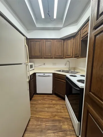 $1,100 | 921 Marine Street, Unit 210, Galveston, TX 77550