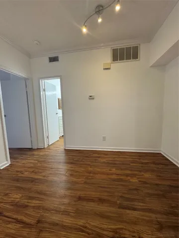 $1,100 | 921 Marine Street, Unit 210, Galveston, TX 77550