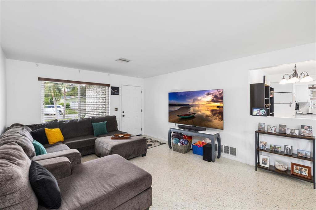 2051 Little Neck Road Clearwater, FL 33755 - Photo 7 of 34 Gallery Image 7