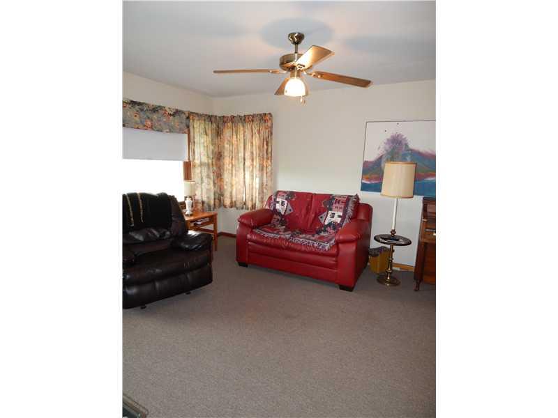 750 Waynesburg Road Washington, PA 15301 - Photo 17 of 25 Living Room.