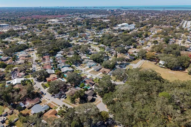 $465,000 | 1402 Overlea Drive, Dunedin, FL 34698