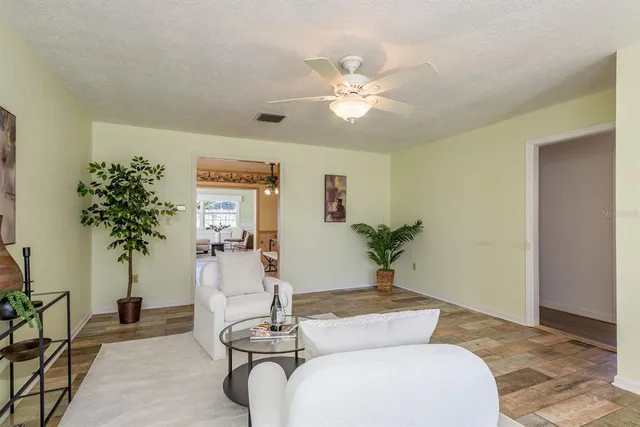 $465,000 | 1402 Overlea Drive, Dunedin, FL 34698