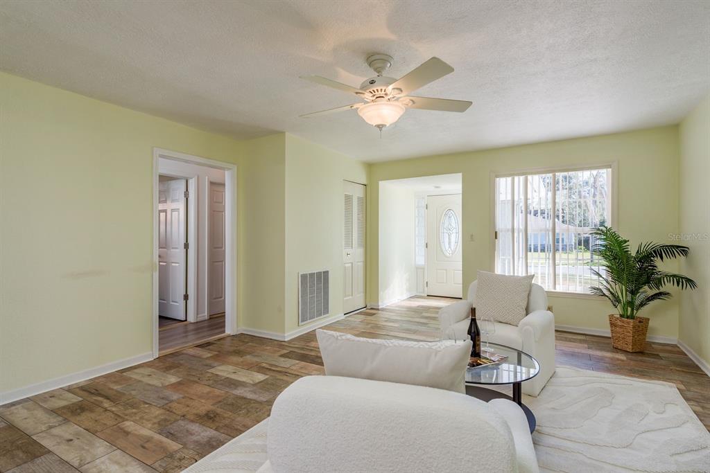 1402 Overlea Drive Dunedin, FL 34698 - Photo 5 of 33