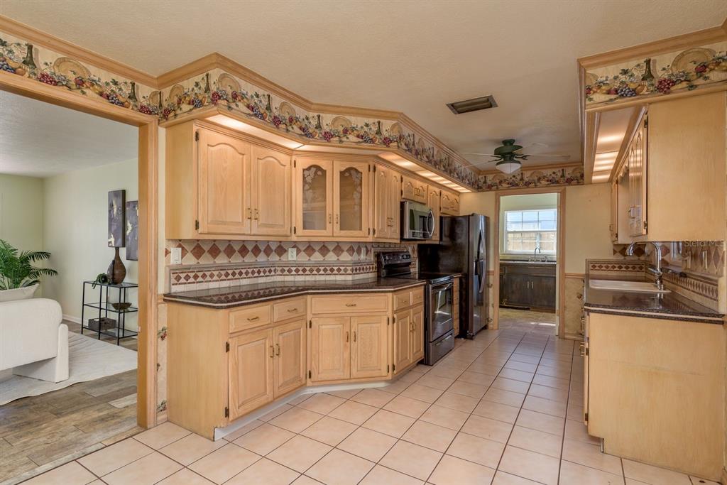 1402 Overlea Drive Dunedin, FL 34698 - Photo 8 of 33