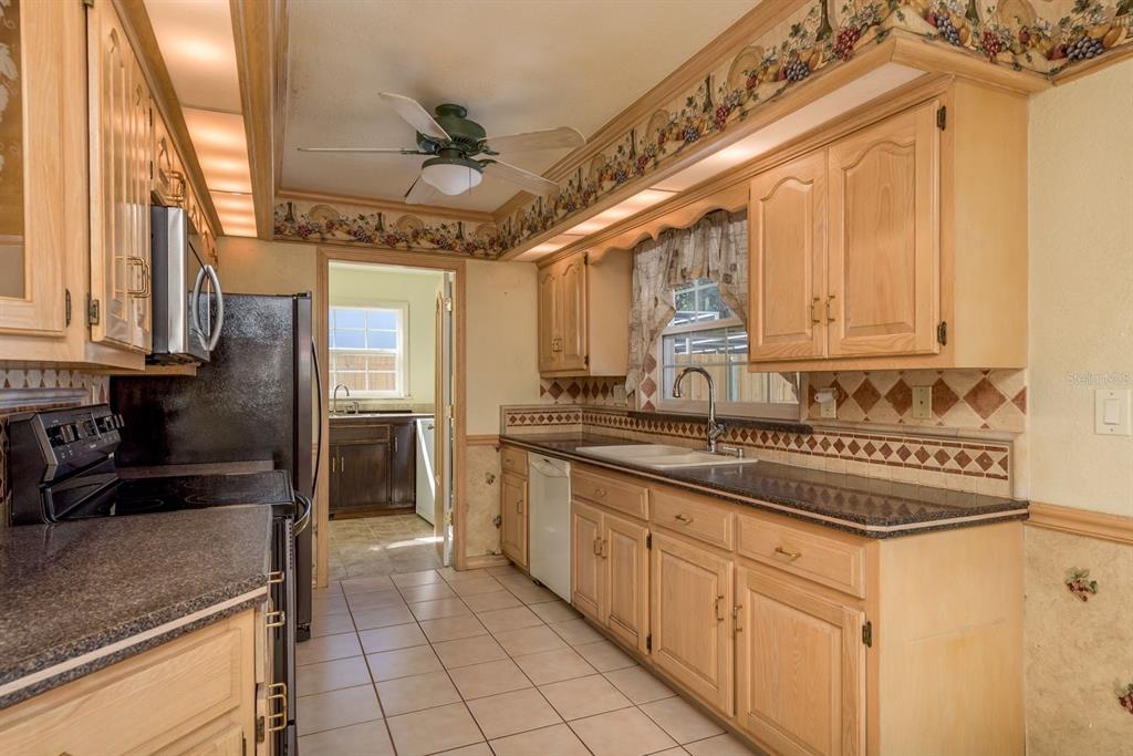 1402 Overlea Drive Dunedin, FL 34698 - Photo 9 of 33