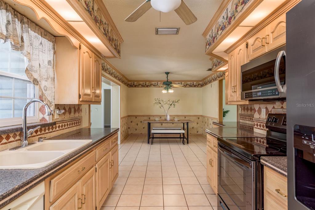 1402 Overlea Drive Dunedin, FL 34698 - Photo 10 of 33