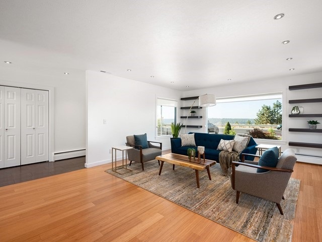 5601 South Hatch Road Spokane, WA 99223 - Photo 3 of 45 Gallery Image 3