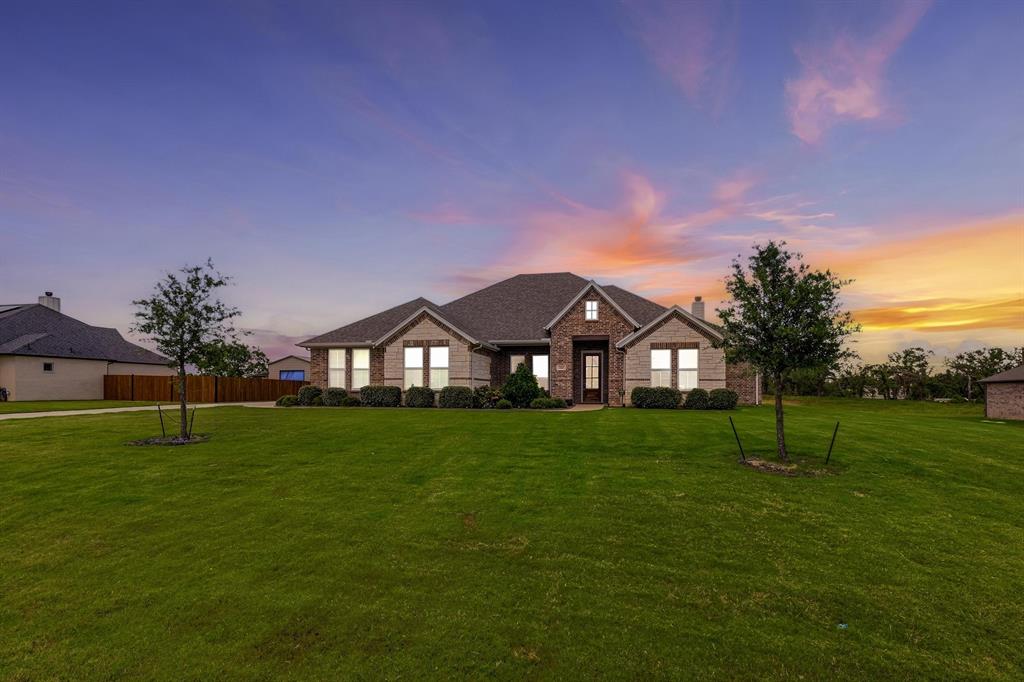 266 Odell Road Springtown, TX 76082 - Photo 3 of 34