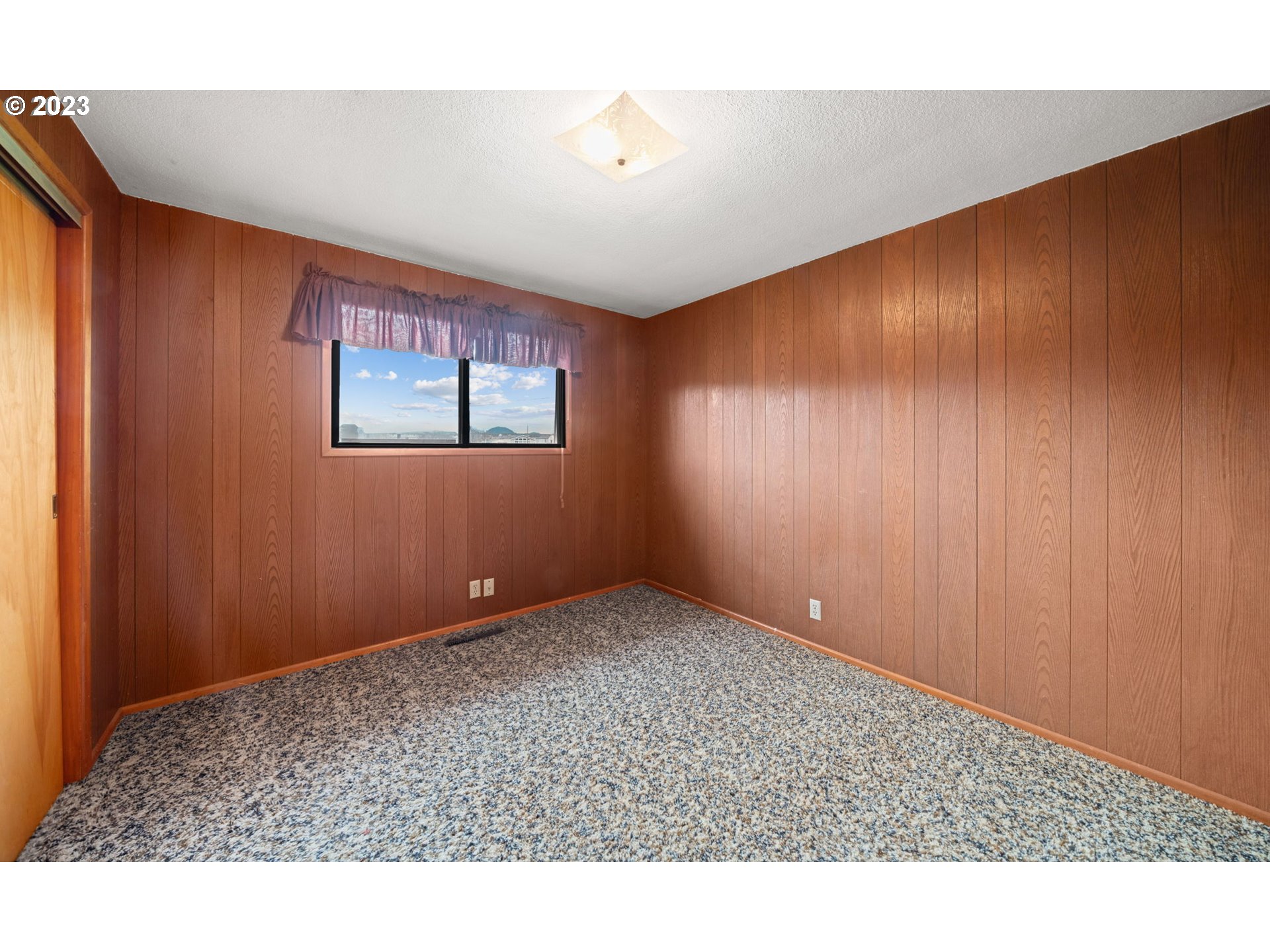1127 Airport Road Lebanon, OR 97355 - Photo 10 of 12 Gallery Image 10