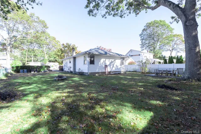 $539,000 | 12 Applegate Drive, Mastic, NY 11950