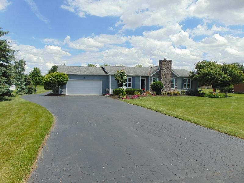 4409 Summit Road Southwest Pataskala, OH 43062 - Photo 1 of 34 Gallery Image 1