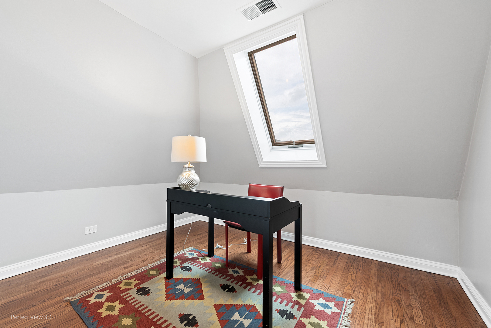 4938 South Drexel Boulevard, Unit 310 Chicago, IL 60615 - Photo 18 of 20 a room with a table and chair