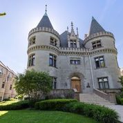 4938 South Drexel Boulevard, Unit 310 Chicago, IL 60615 - Photo 20 of 20 a front view of a house with a yard