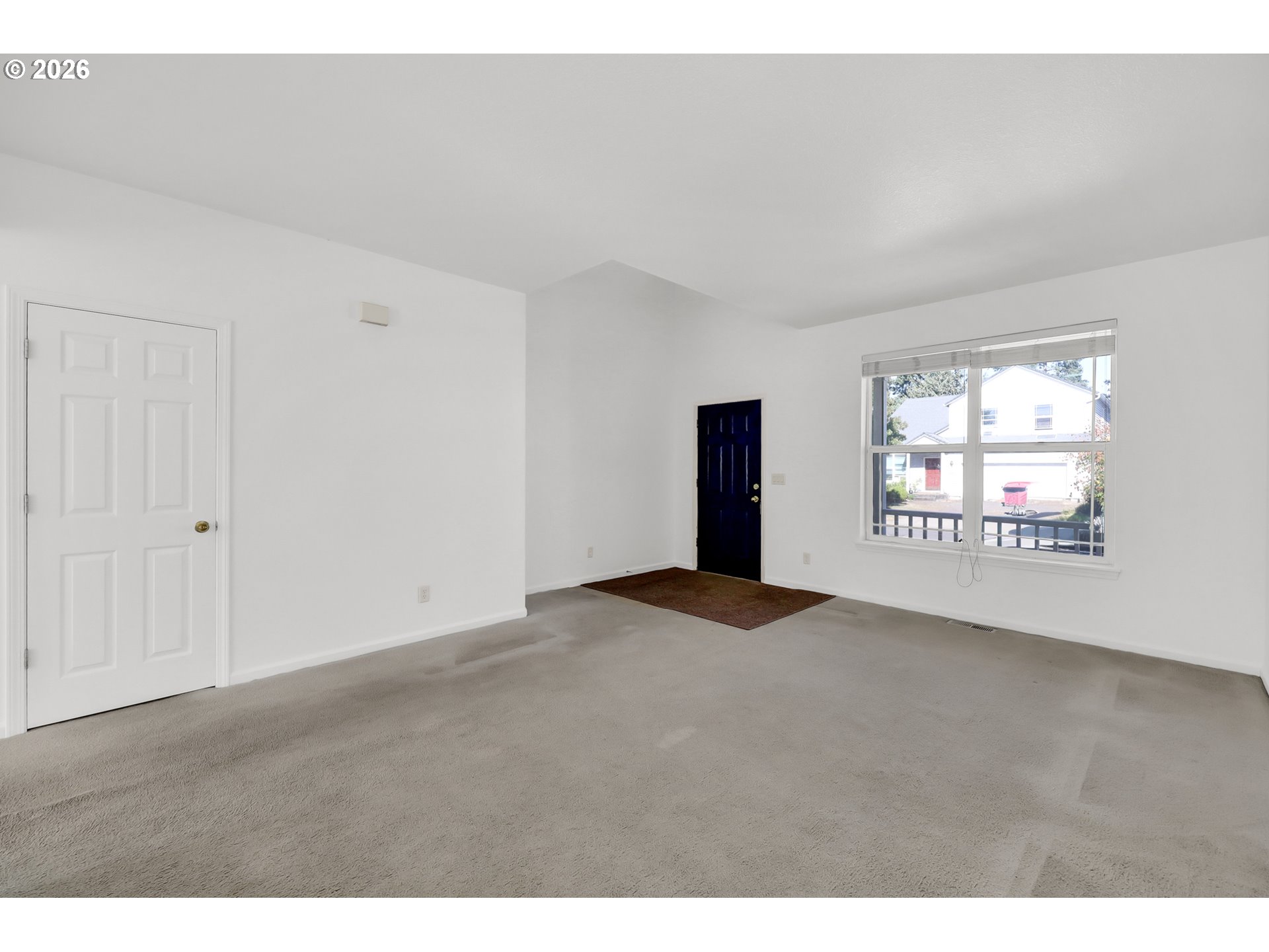 3906 Century Drive Eugene, OR 97402 - Photo 4 of 33