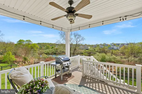 $1,150,000 | 35829 Peninsula Court, Round Hill, VA 20141
