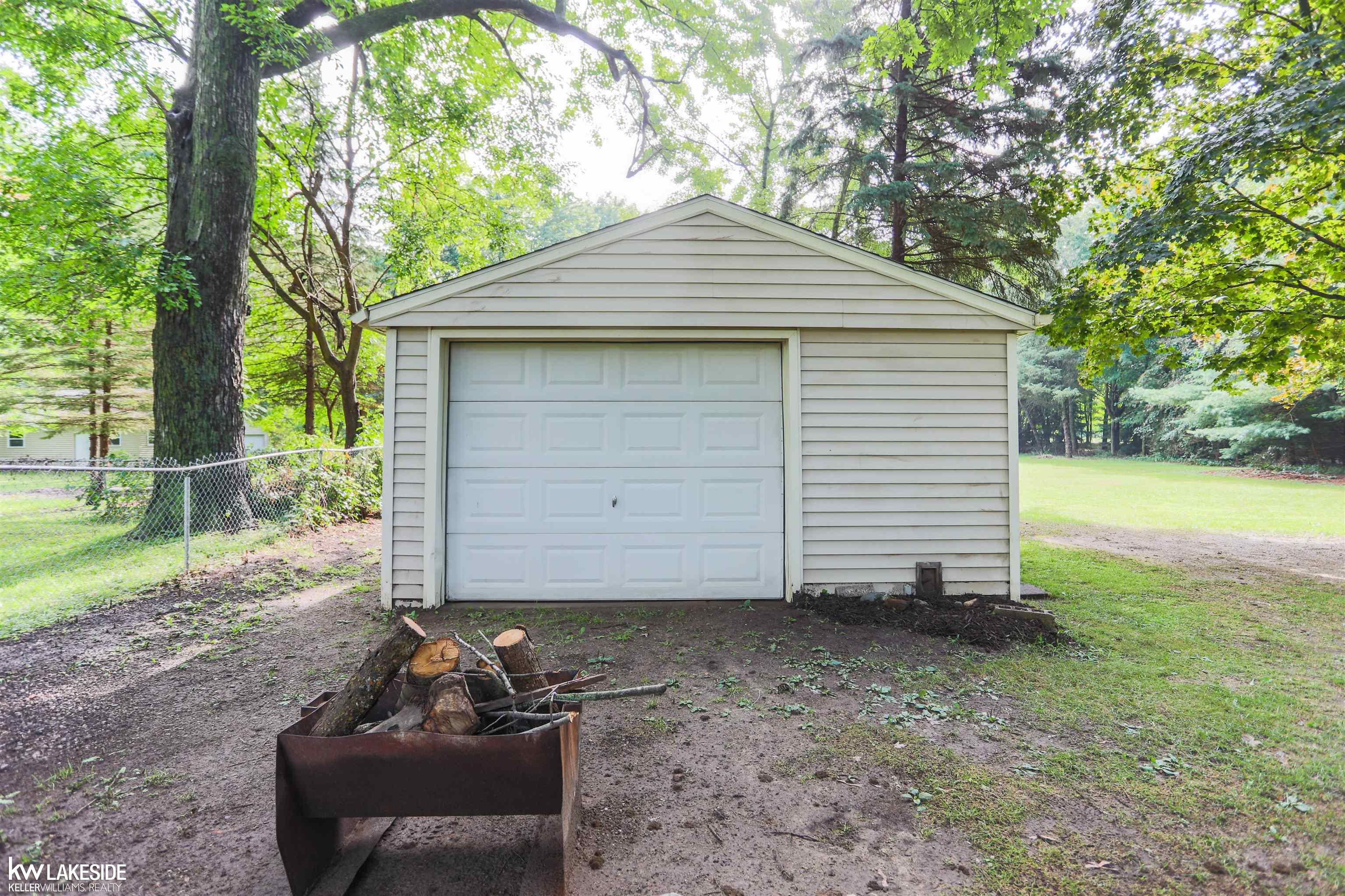 80700 Coon Creek Road Armada, MI 48005 - Photo 14 of 67 50085808-13.JPG