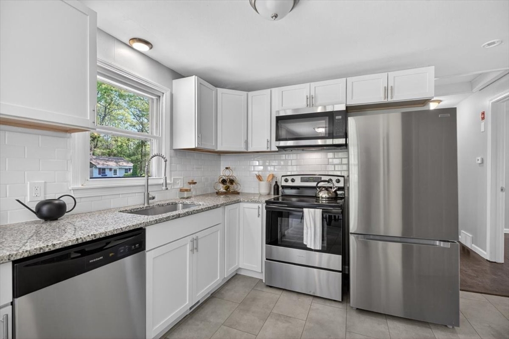 368 Granville Road Southwick, MA 01077 - Photo 9 of 32 Gallery Image 9