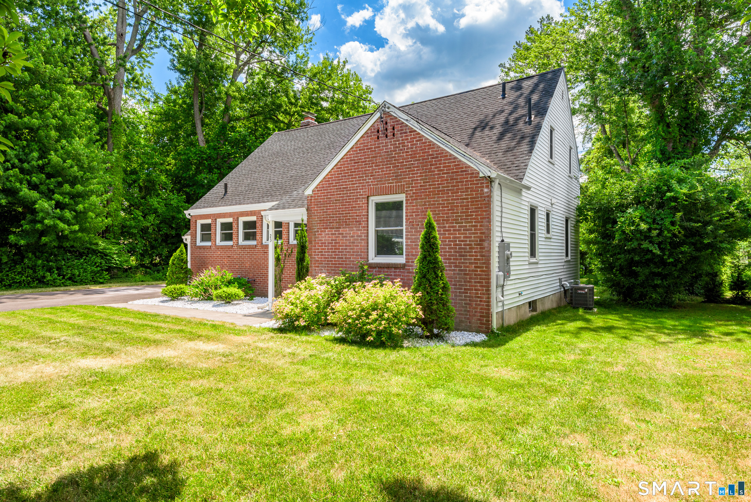 23 Ludlow Road Windsor, CT 06095 - Photo 2 of 37