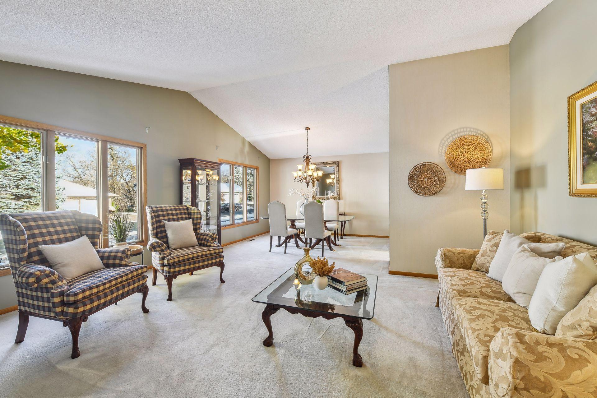 9811 Purgatory Road Eden Prairie, MN 55347 - Photo 4 of 34