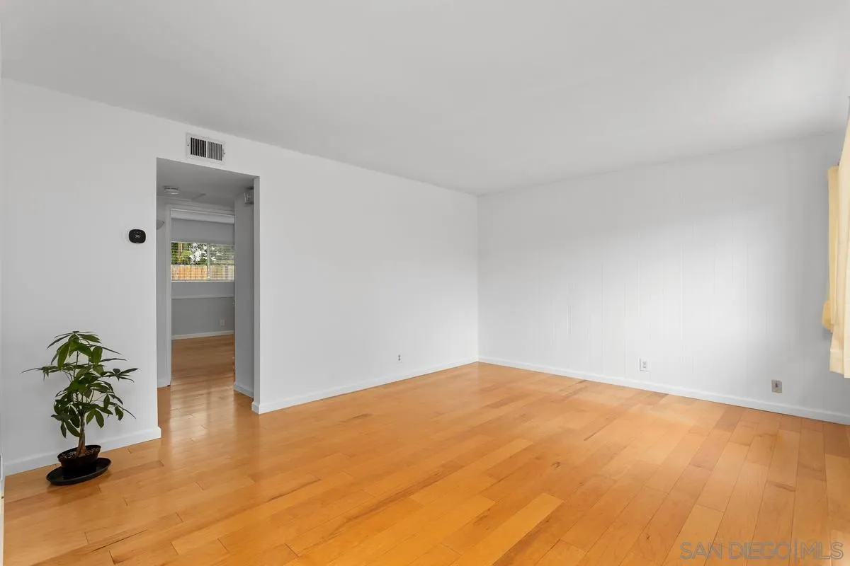 709 Sunflower Street Encinitas, CA 92024 - Photo 8 of 31 a view of an empty room