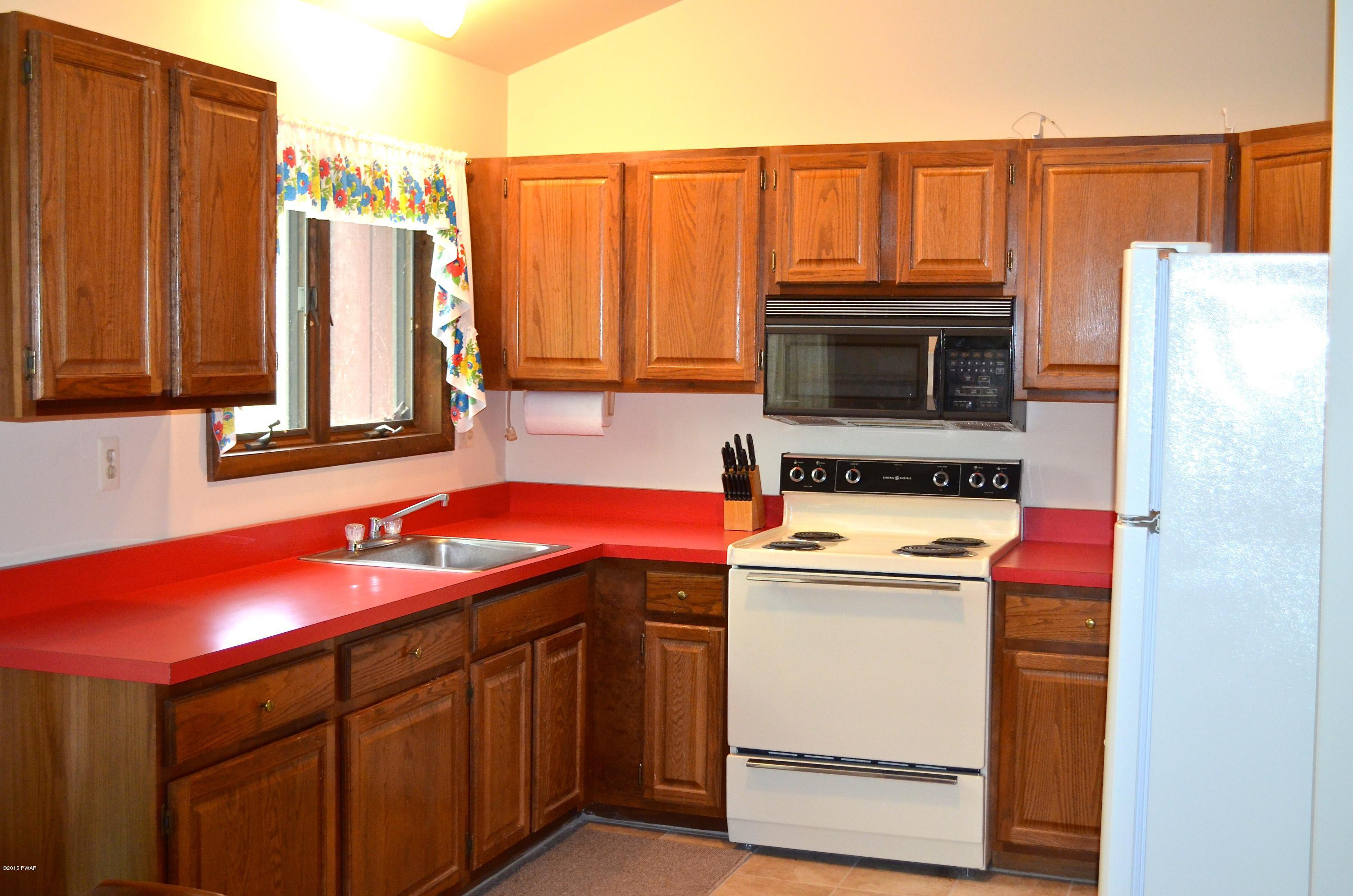 140 Cabin Road Milford, PA 18337 - Photo 5 of 24