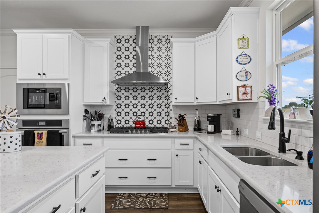 240 Oil Field Road Lockhart, TX 78644 - Photo 5 of 32