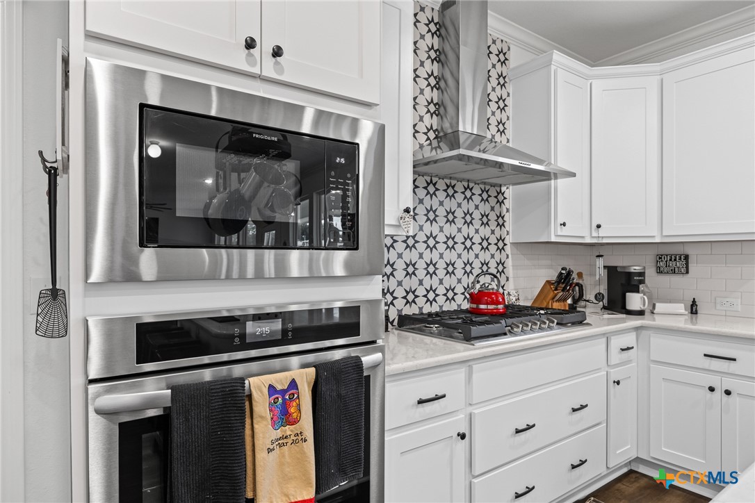 240 Oil Field Road Lockhart, TX 78644 - Photo 7 of 32