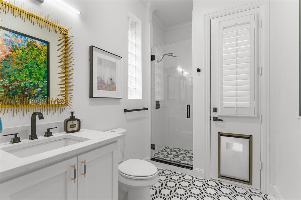 1307 Silverlake Road McKinney, TX 75072 - Photo 31 of 40 Pool / Guest Bath