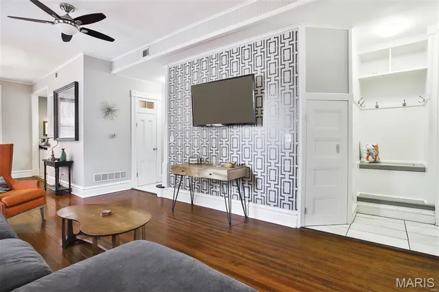 $1,850 | 2018 Senate Street, Unit R, St. Louis, MO 63118