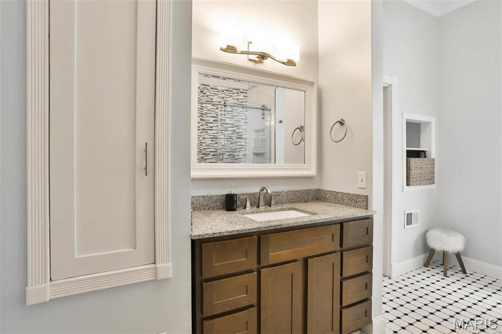 2018 Senate Street, Unit R St. Louis, MO 63118 - Photo 29 of 40