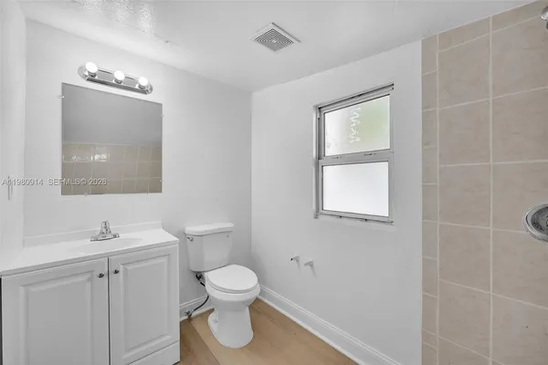$3,200 | 299 Northwest 43rd Street, Unit ST, Miami, FL 33127