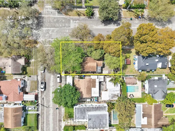 $3,200 | 299 Northwest 43rd Street, Unit ST, Miami, FL 33127