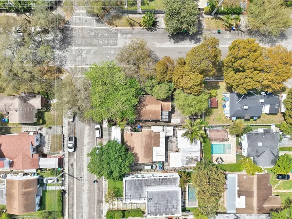 $3,200 | 299 Northwest 43rd Street, Unit ST, Miami, FL 33127