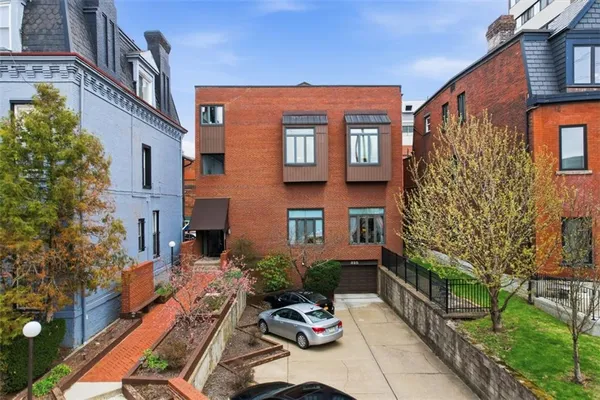 $299,900 | 325 South Highland Avenue, Unit 205, Pittsburgh, PA 15206