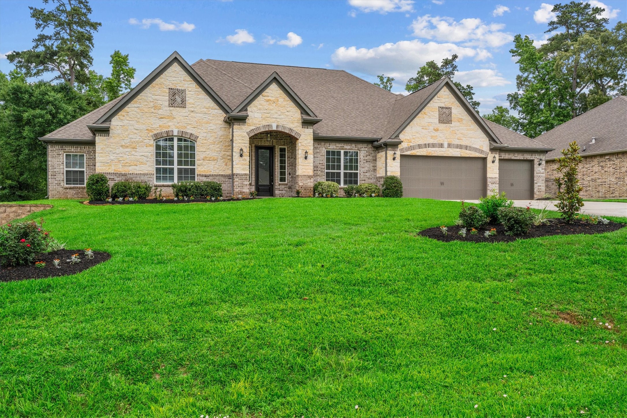 203 Magnolia Reserve Loop Magnolia, TX 77354 - Photo 3 of 49