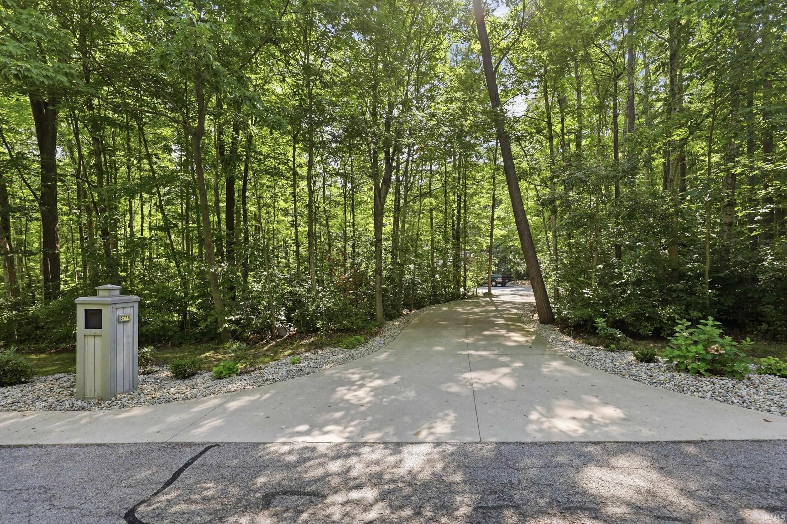 5721 Devils Hollow Road Fort Wayne, IN 46814 - Photo 3 of 46 Gallery Image 3