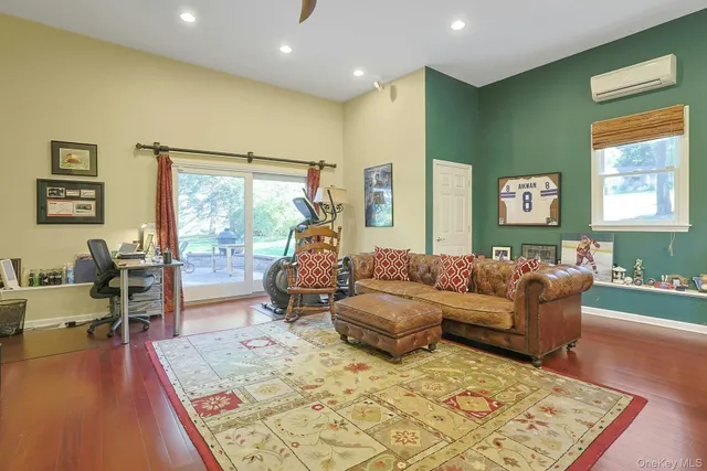 $1,299,000 | 1 Eunice Lane, Thornwood, NY 10594