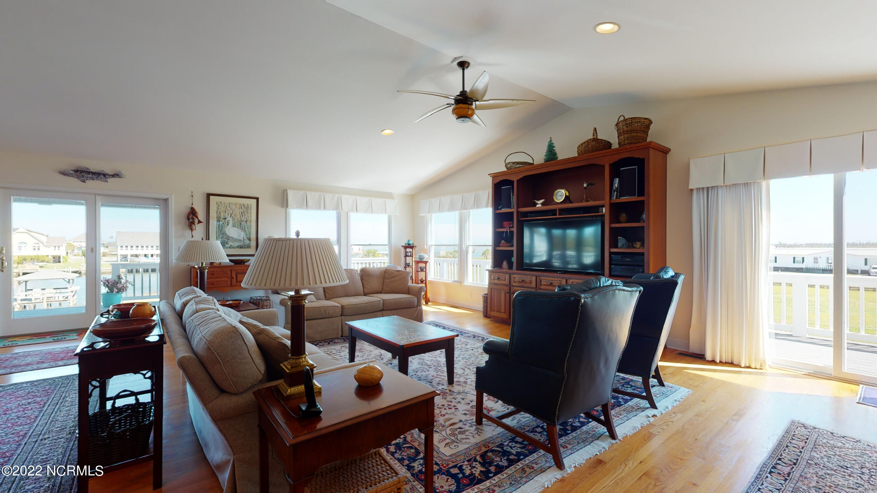 213 Straits Haven Road Beaufort, NC 28516 - Photo 12 of 68 Living Room